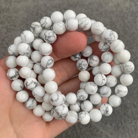 Howlite Bracelets, elastic - Picture 2 of 2